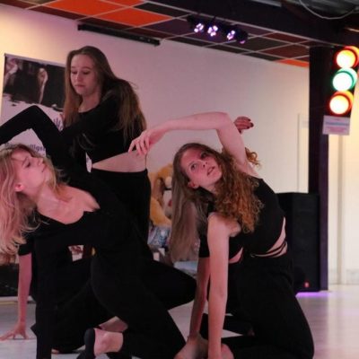 modern dansers bij InnerAll Almelo